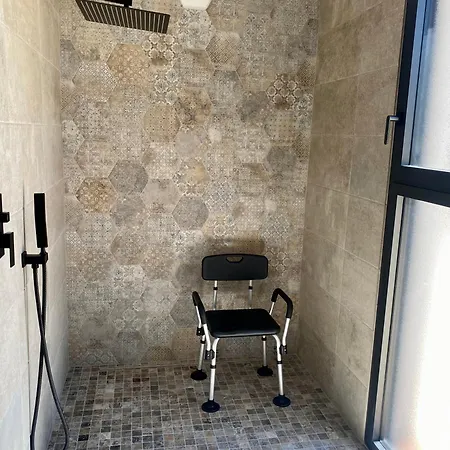 Moderne Piscine Privative Hauteurs De