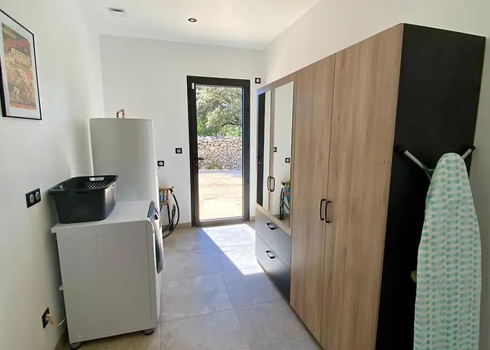 Villa Moderne Piscine Privative Hauteurs De Nimes