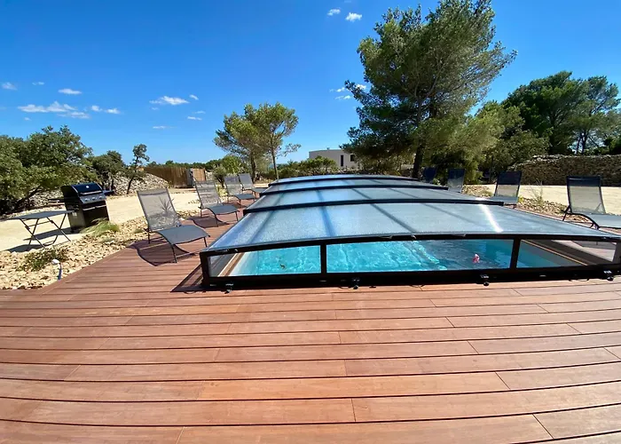 Moderne Piscine Privative Hauteurs De * Nimes