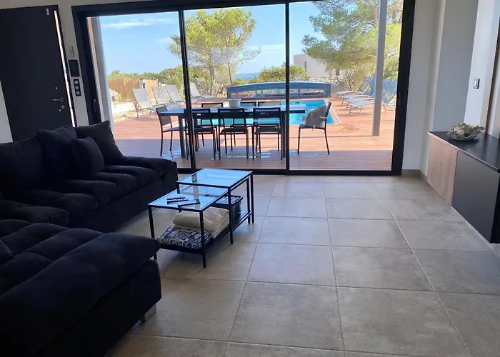 Moderne Piscine Privative Hauteurs De Nimes