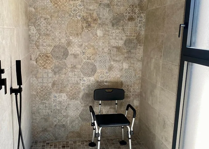 Moderne Piscine Privative Hauteurs De