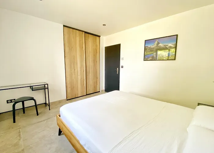 Moderne Piscine Privative Hauteurs De *