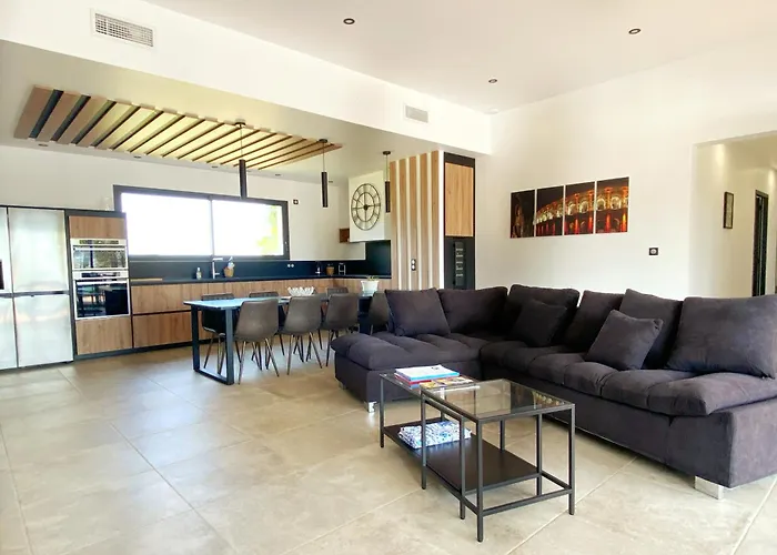 Moderne Piscine Privative Hauteurs De Villa *